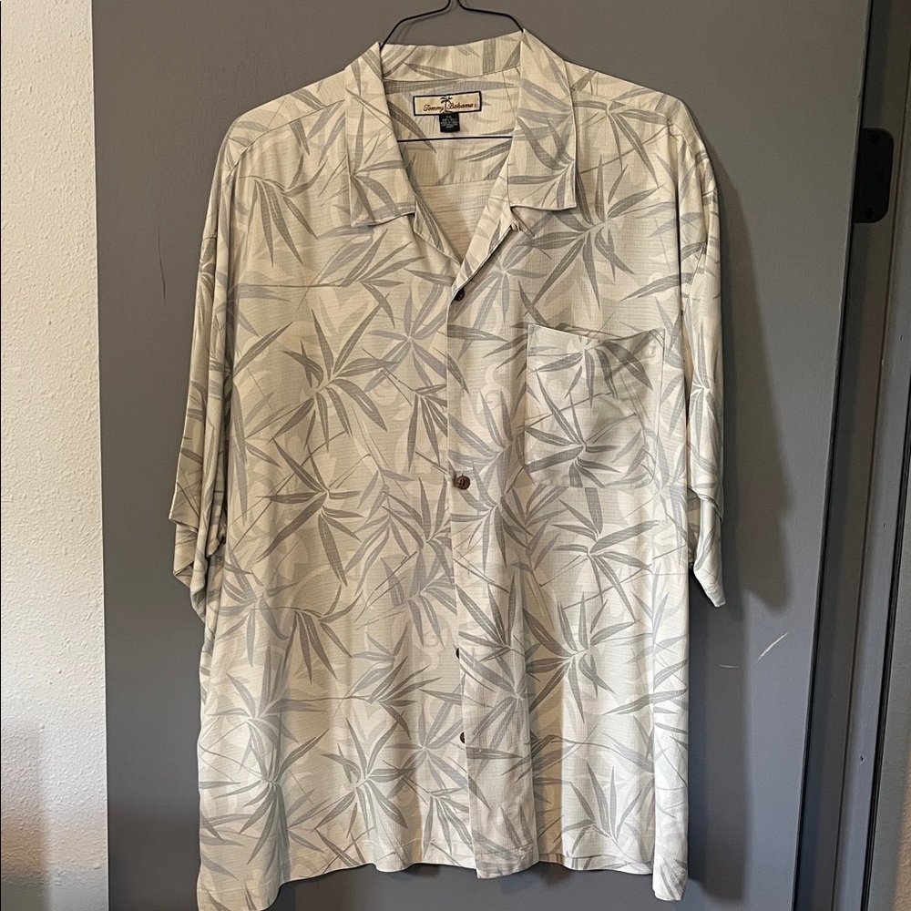 Tommy Bahama Men's Beige and Gray Leaf Shirt Jacket